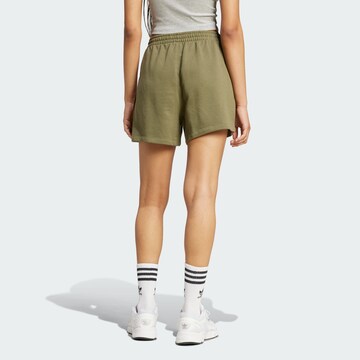 ADIDAS ORIGINALS Loosefit Broek 'Essentials' in Groen