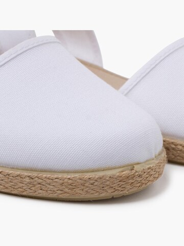 Pisamonas - Sandalias en blanco