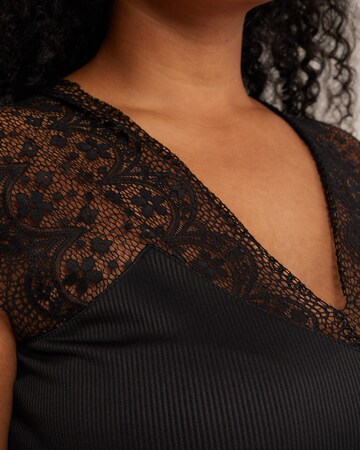 Top di WE Fashion in nero