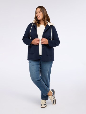 Cappotto invernale di Fiorella Rubino in blu