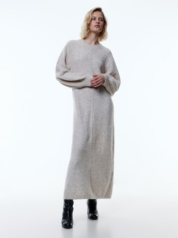 EDITED Stickad klänning 'Ulema' i grå: framsida