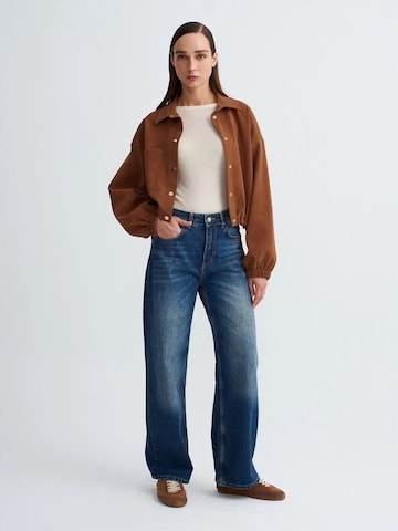 Veste mi-saison Dilvin en marron : devant