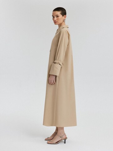 Touche Prive Kleid‌‌‌‌‌‌‌‌‌ in Beige