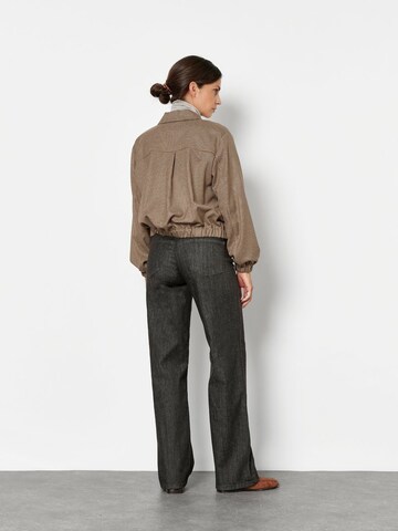 TONI Boot cut Jeans in Grey