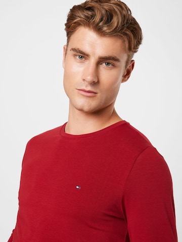 TOMMY HILFIGER Regular Fit Shirt in Rot