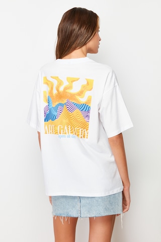 Trendyol Shirt in White: front