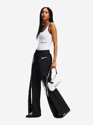 Body 'KLJ Ribbed A2W17021' di KARL LAGERFELD JEANS in bianco