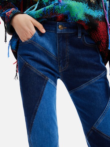 Desigual Flared Jeans 'María Escoté patchwork' in Blauw