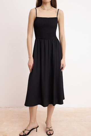 Robe d’été Trendyol en noir