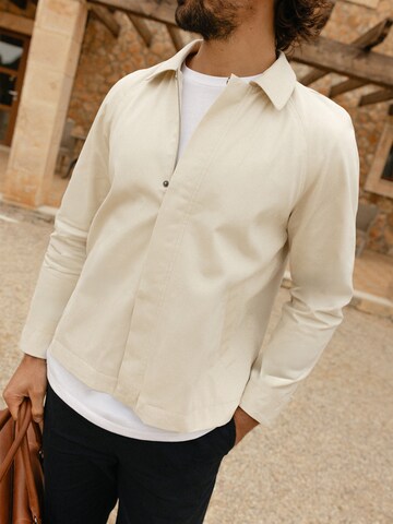 DAN FOX APPAREL Преходно яке 'Dennis' в бяло