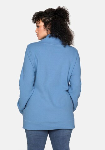 SHEEGO Sweatshirt in Blau