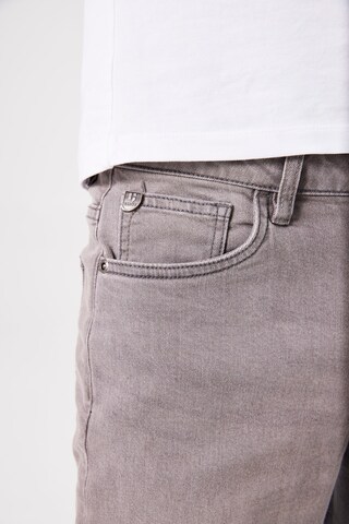 GARCIA Regular Jeans 'Dalino' in Grau