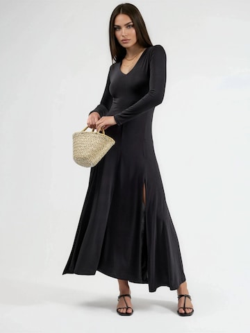 Qu Style Dress in Black