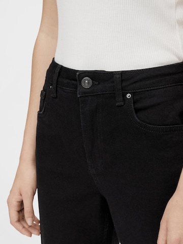 PIECES Regular Jeans 'Leah' in Schwarz