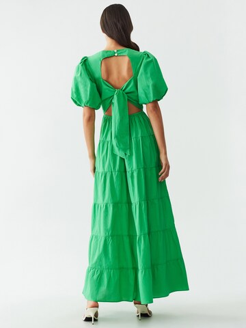 The Fated Φόρεμα 'ZANTHOS' σε πράσινο: πίσω