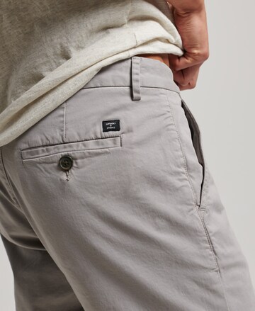 Superdry Slimfit Chino in Grijs