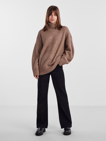 Pull-over 'Nancy' PIECES en marron