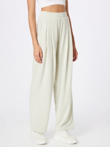 Liv Bergen Wide leg Pleat-Front Pants 'Madame' in White: front