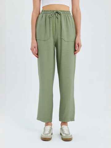 MixRay Tapered Hose in Grün: Vorderseite