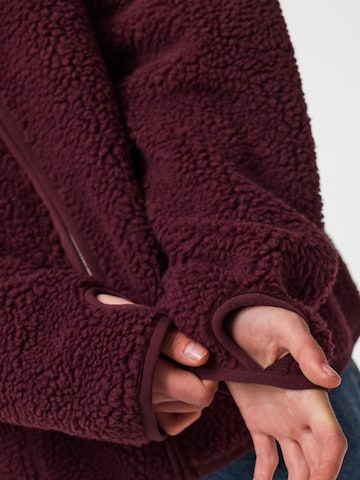 Giacca di pile 'PCSadia' di PIECES in rosso