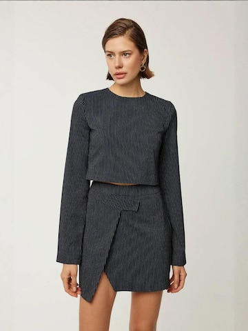 Hiccup Bluse in Schwarz: Vorderseite