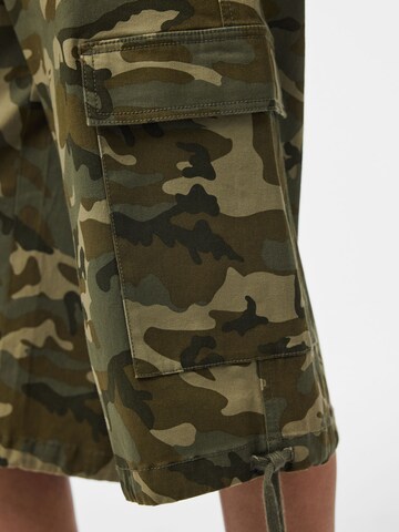 PIECES Baggy Shorts 'PCMimmi' in Grün