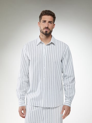 ABOUT YOU x Kevin Trapp - Ajuste regular Camisa 'Raul' en blanco