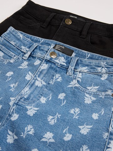 Friends Like These Lużny krój Jeansy w kolorze niebieski