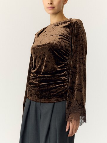 T-shirt 'YASVellia' YAS en marron