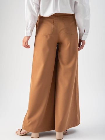 MND Wide leg Trousers in Beige