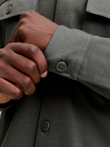 JACK & JONES Comfort Fit Jacke in Grün