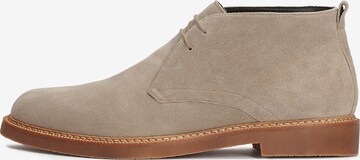 Boots chukka di Kazar in grigio: frontale