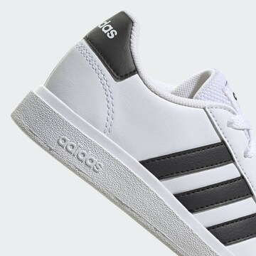 ADIDAS PERFORMANCE Sportschoen 'Grand Court' in Wit