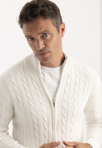 Felix Hardy Strickjacke in Weiß
