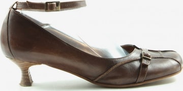 VARESE Hochfront-Pumps in 40 in Brown: front