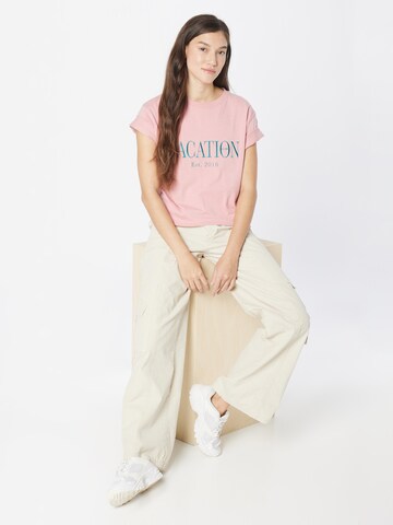 On Vacation Club T-Shirt in Pink