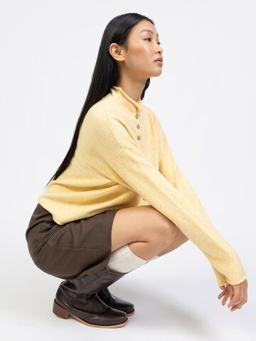 BROKE + SCHÖN Knit Cardigan 'Strickjacke mit Stehkragen' in Yellow