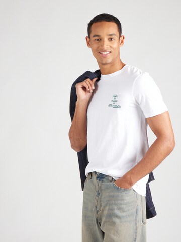 T-Shirt 'JAAMES DIFFERENCE' ARMEDANGELS en blanc : devant