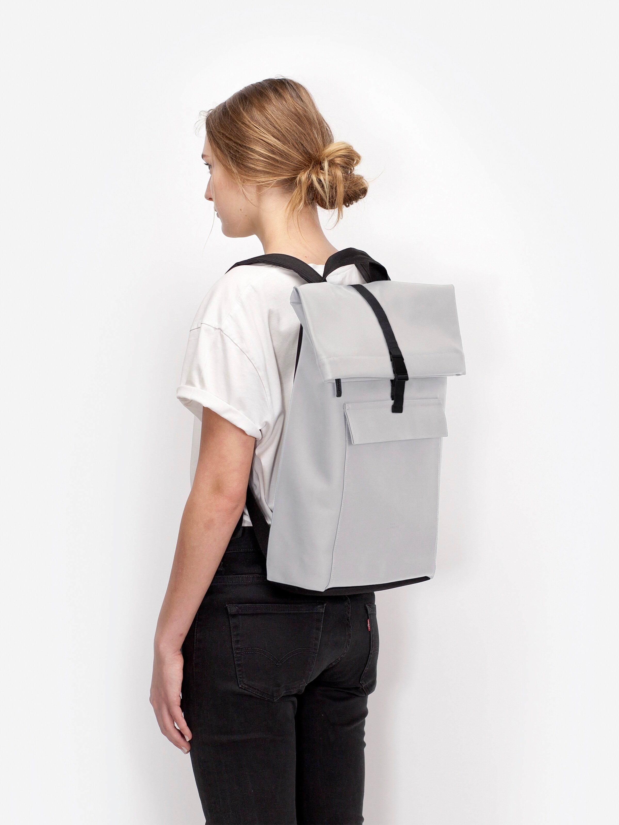 Ucon Acrobatics Backpack 'Jannik Medium Lotus Infinity' in Grey: front