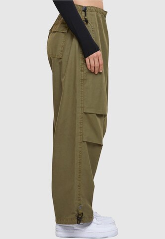 Loosefit Pantaloni di Urban Classics in verde