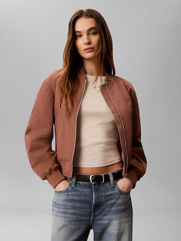 Regular Veste mi-saison Calvin Klein Jeans en marron : devant