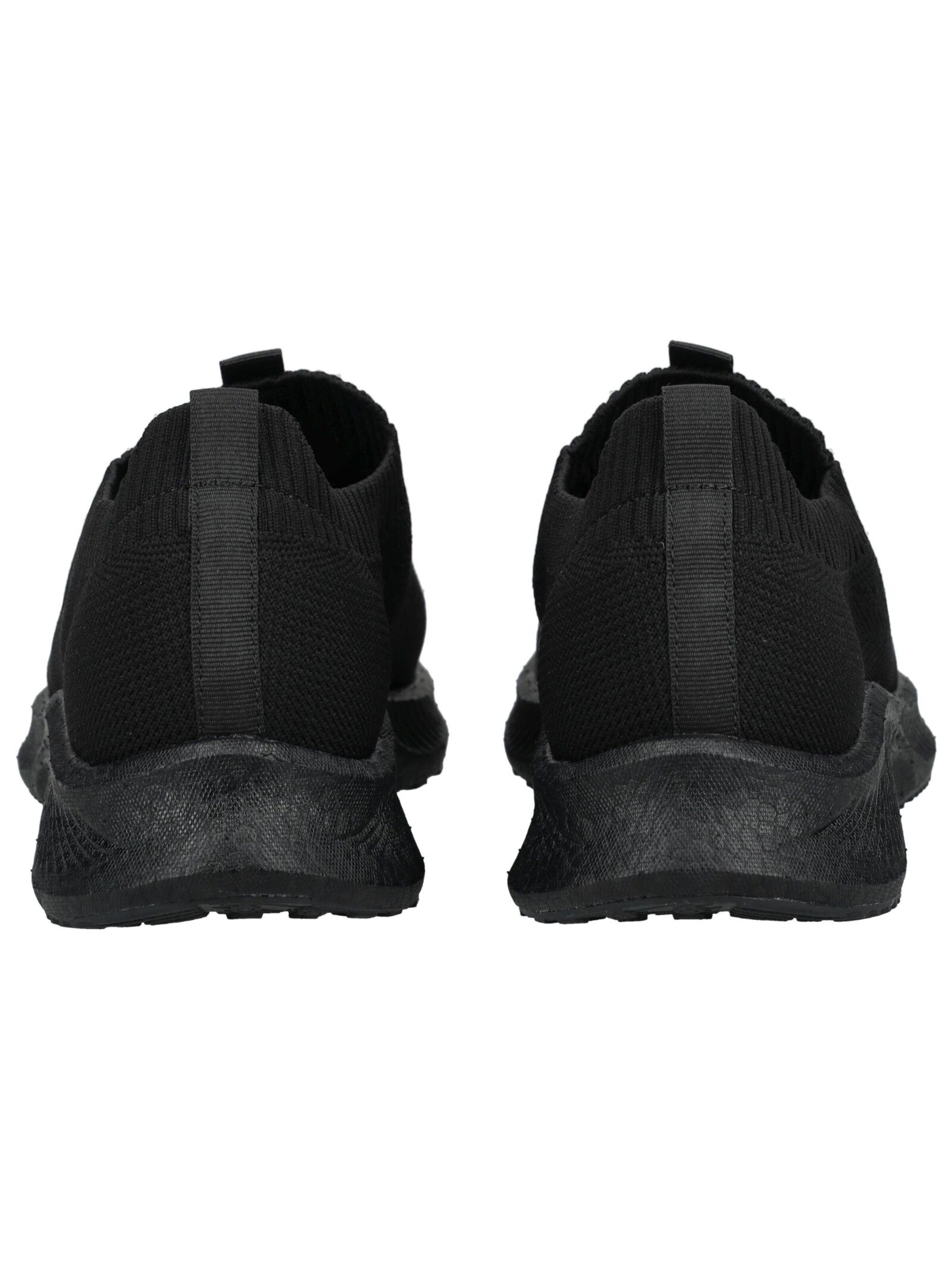 ARA Platform trainers in Black