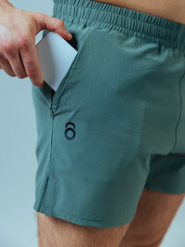 Lifters Slimfit Sportbroek 'Raw Gym Shorts' in Groen