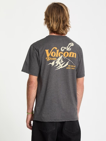 Volcom Тениска 'Back Country HTH' в сиво: отпред