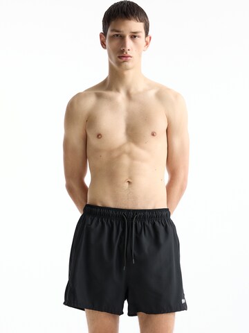 Pull&Bear Badeshorts in Grau