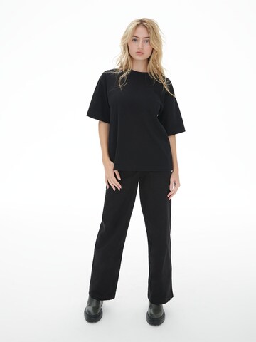 LENI KLUM x ABOUT YOU - Camisa 'Heather' em preto: frente