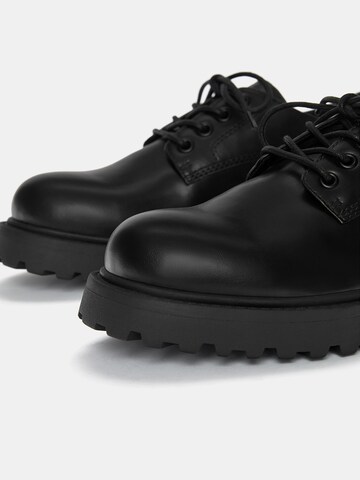 Pull&Bear Lace-up shoe in Black