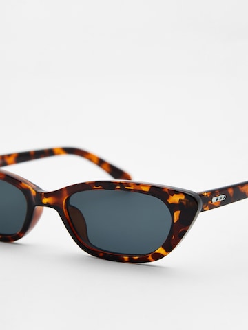 Pull&Bear Sonnenbrille in Braun