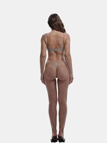 GOD SAVE QUEENS String 'Second Skin G-String' in Bruin