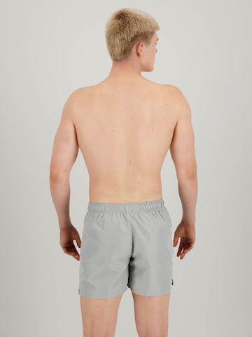 regular Pantaloncini sportivi da bagno ' Essential  ' di Nike Swim in grigio